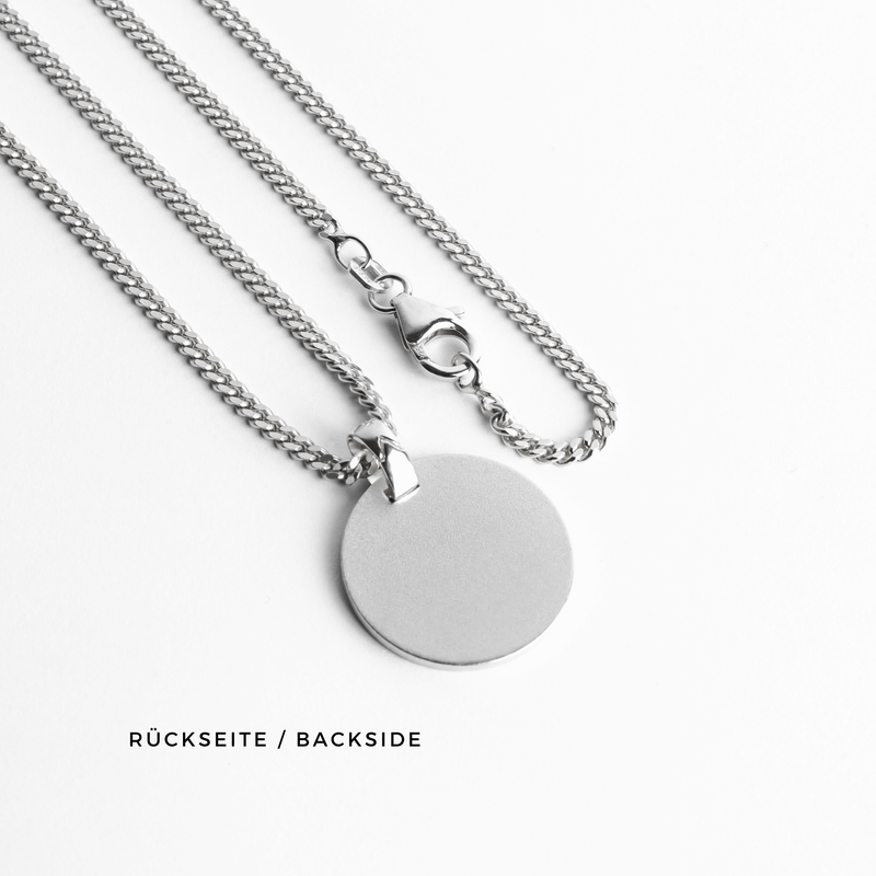GRAVEERPLAATJE ROND IJSMAT COLLIER 925 ZILVER GERHODINEERD