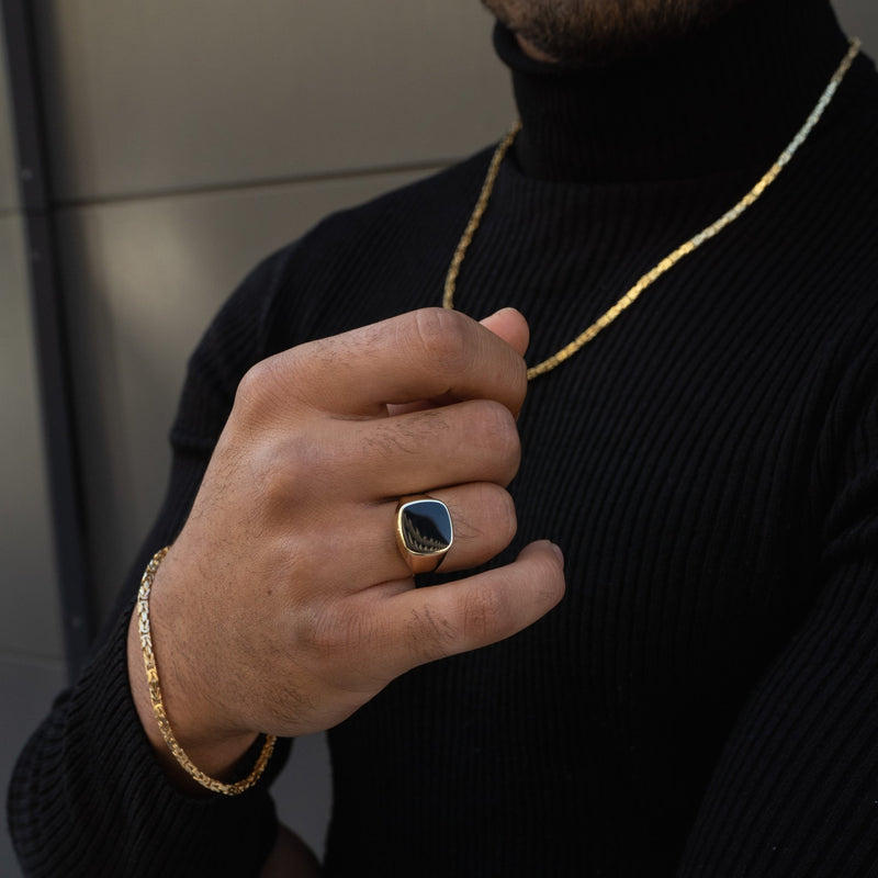 ZEGELRING ONYX VIERKANT 585 GOUD