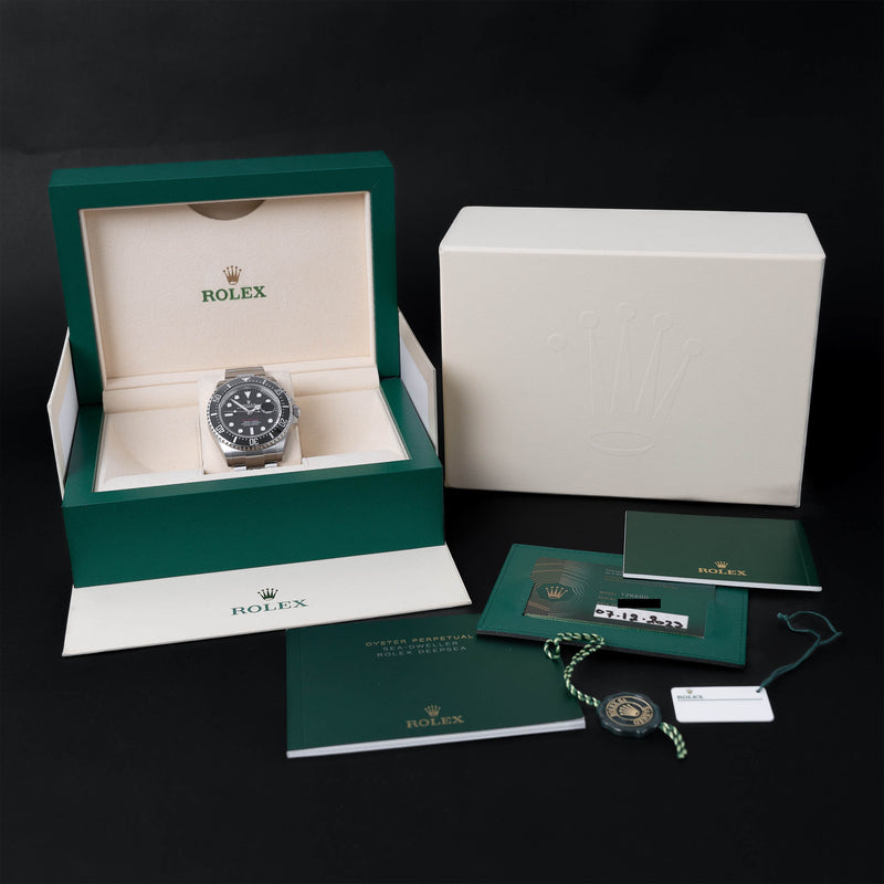 ROLEX SEA-DWELLER ROOD STAAL/KERAMISCH - 126600 - 2023 - VOLLEDIGE SET - VOLLEDIG GELIJMD - NIEUW