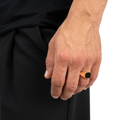 ZEGELRING ONYX VIERKANT 585, 750 GOUD